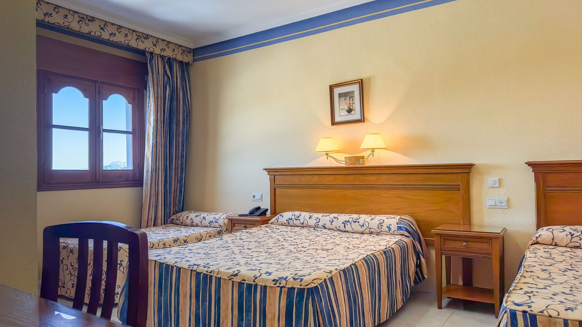 Se vende Hotel de 63 dormitorios en Costa Del Sol, Málaga, España