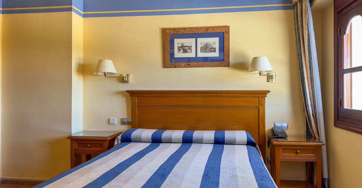 Se vende Hotel de 63 dormitorios en Costa Del Sol, Málaga, España