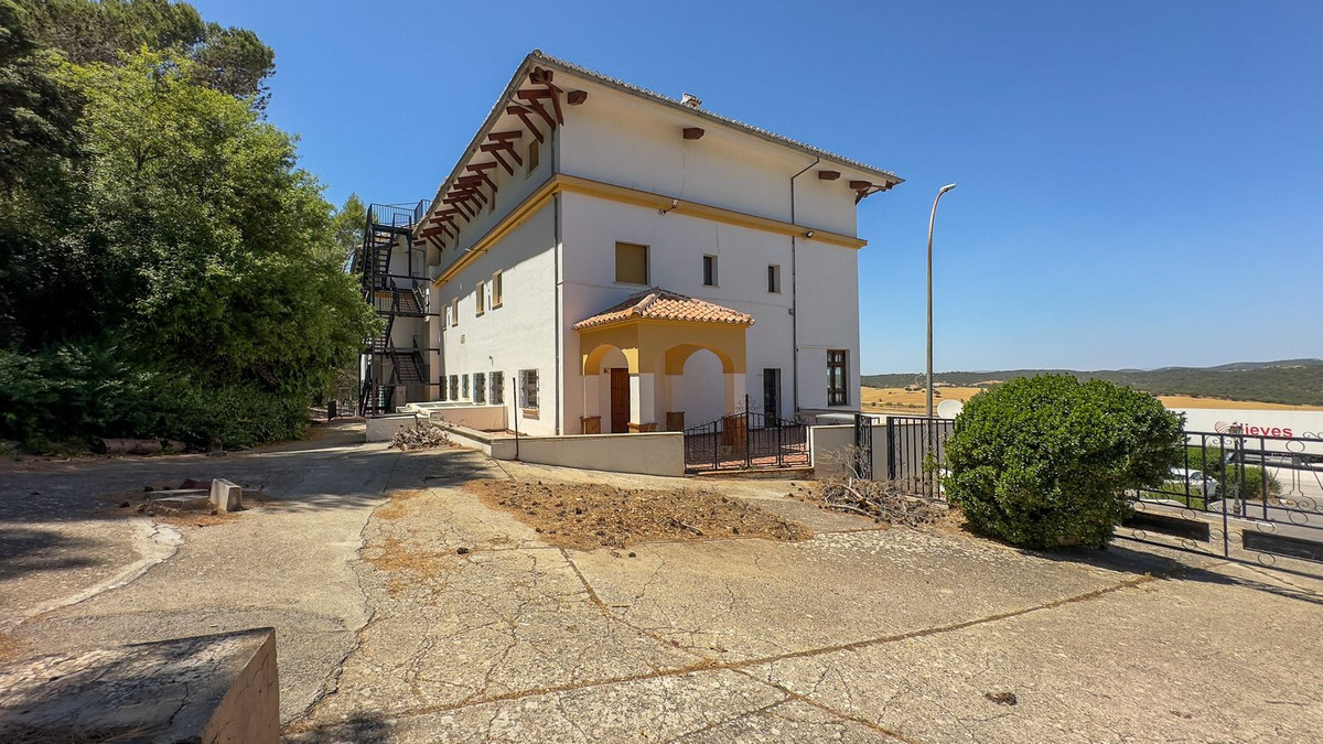Se vende Hotel de 63 dormitorios en Costa Del Sol, Málaga, España