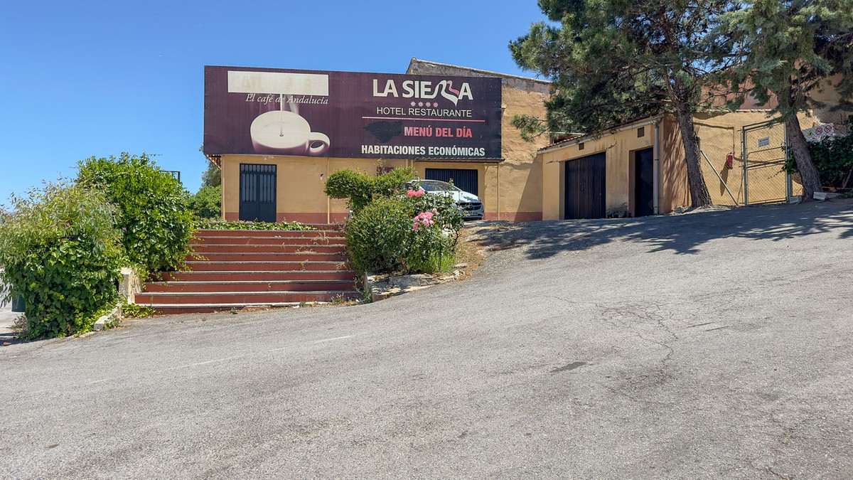 Se vende Hotel de 63 dormitorios en Costa Del Sol, Málaga, España
