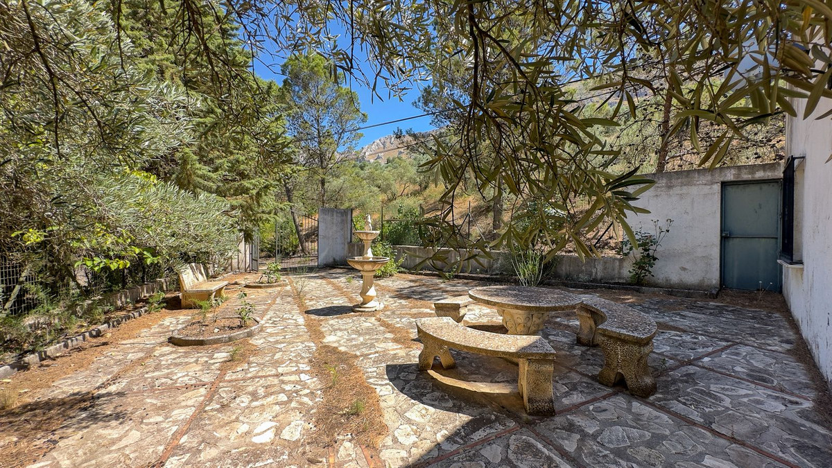 Se vende Hotel de 63 dormitorios en Costa Del Sol, Málaga, España