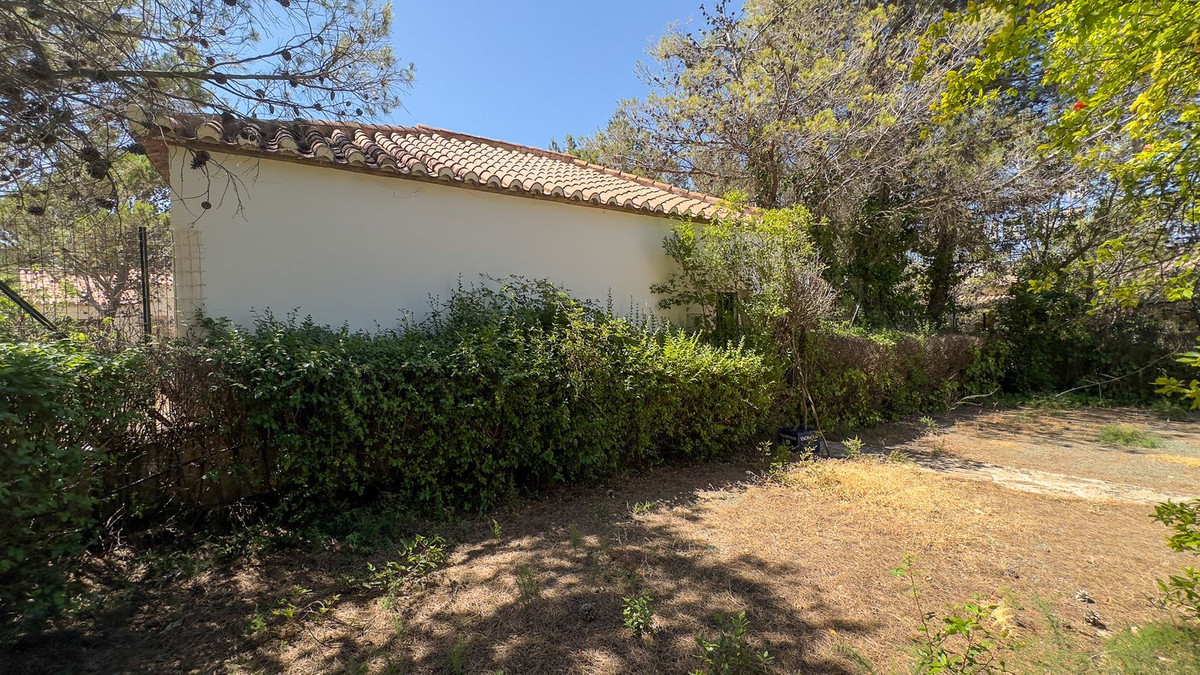 Se vende Hotel de 63 dormitorios en Costa Del Sol, Málaga, España