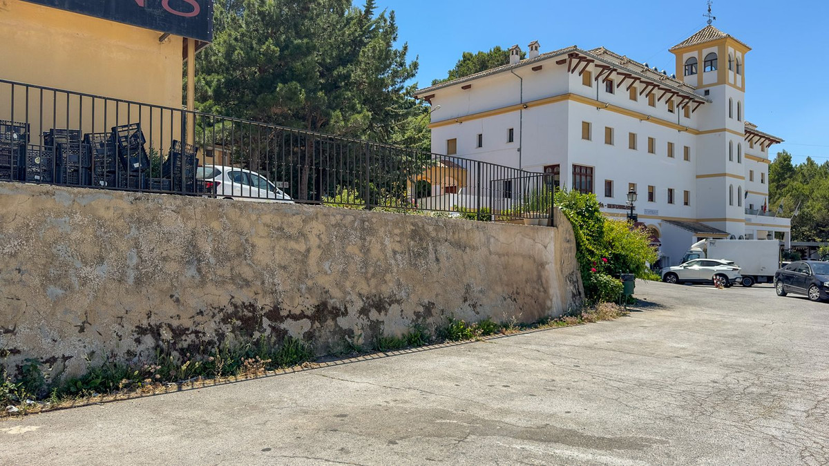 Se vende Hotel de 63 dormitorios en Costa Del Sol, Málaga, España