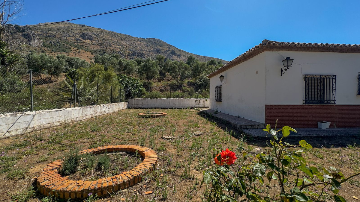 Se vende Hotel de 63 dormitorios en Costa Del Sol, Málaga, España