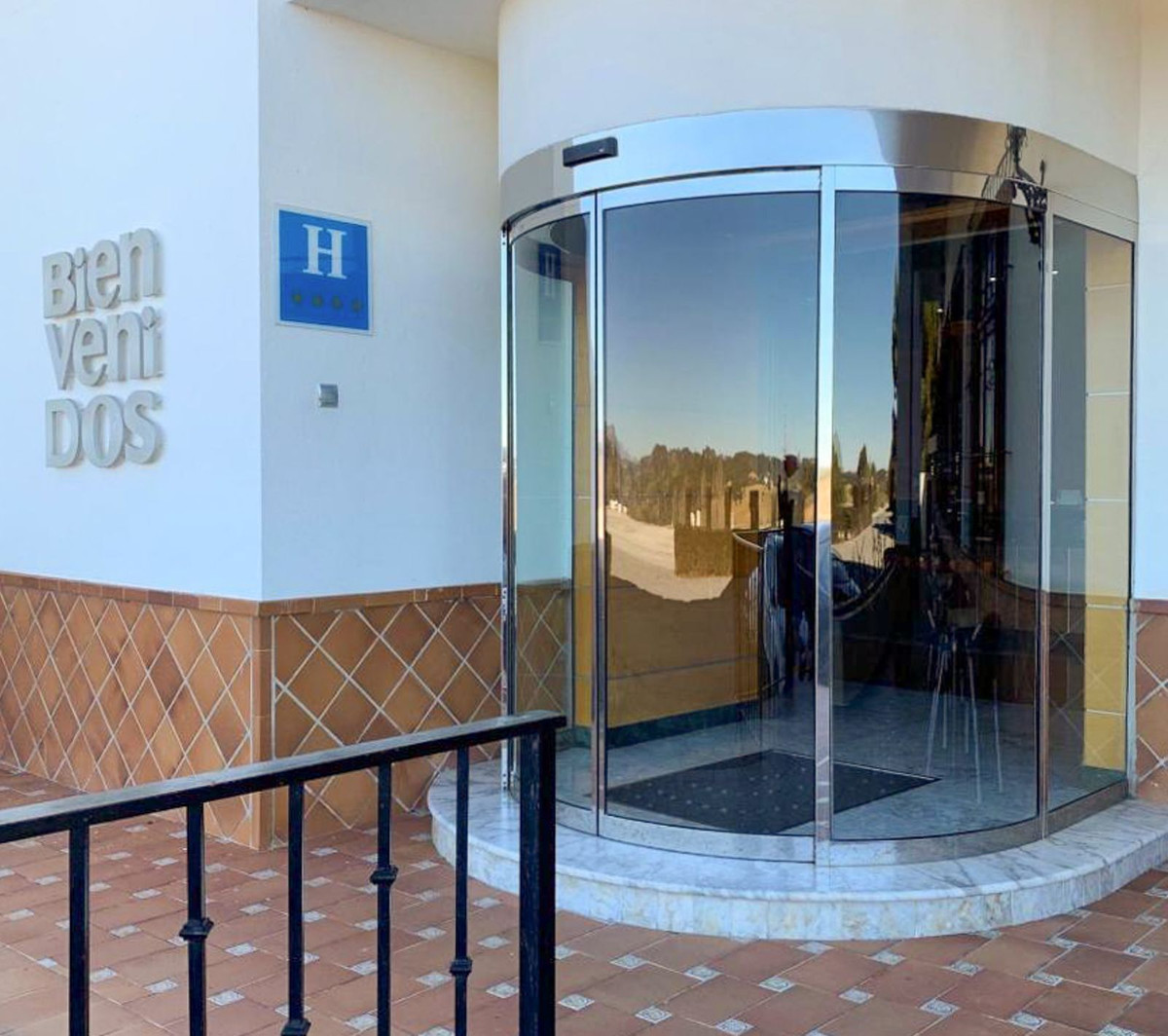 Se vende Hotel de 63 dormitorios en Costa Del Sol, Málaga, España