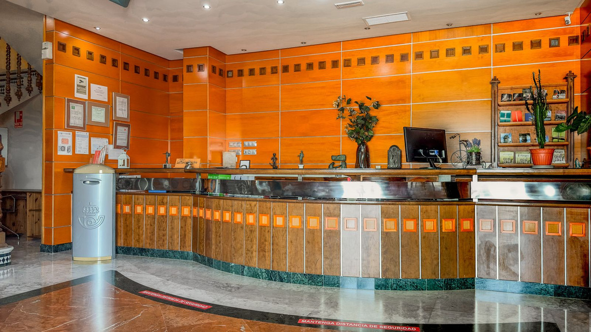 Se vende Hotel de 63 dormitorios en Costa Del Sol, Málaga, España