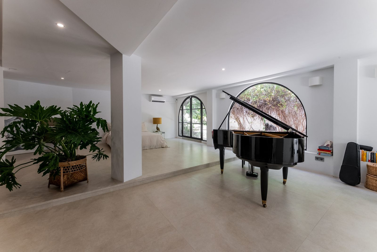 Se vende Villa - Chalet de 4 dormitorios en Costa Del Sol, Málaga, España