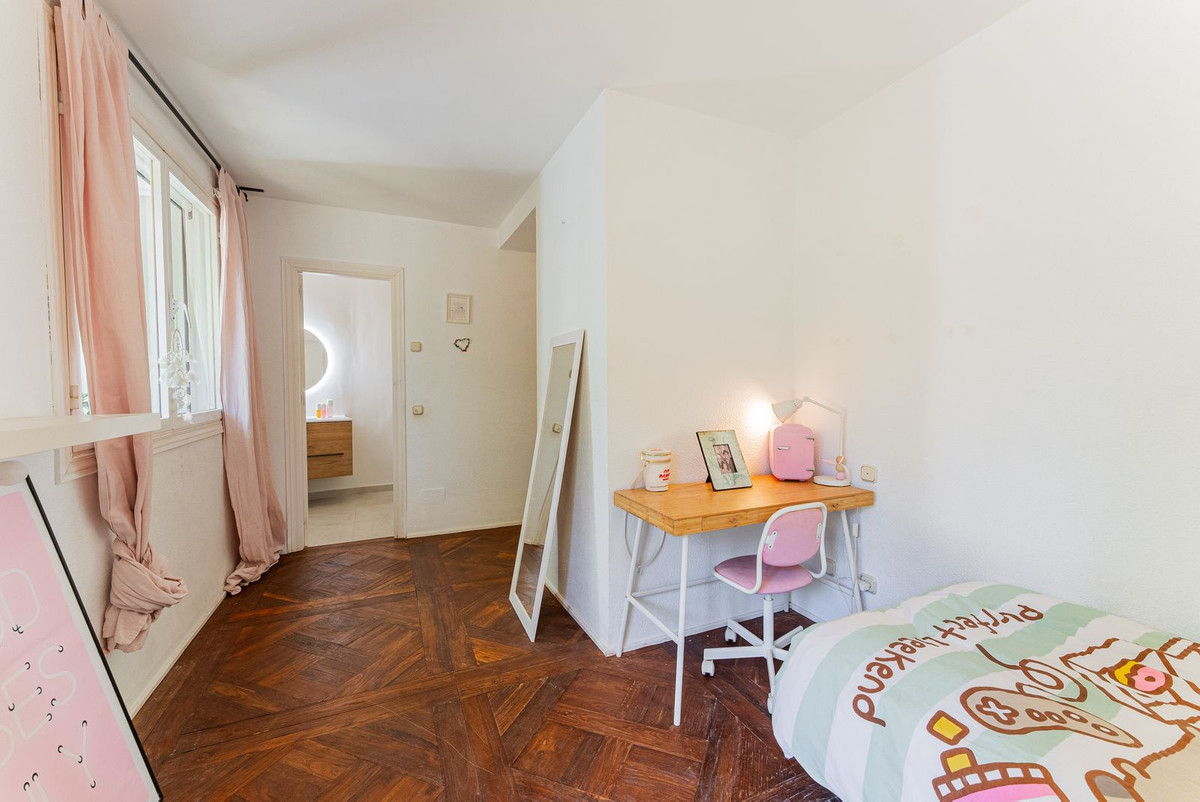 Se vende Villa - Chalet de 4 dormitorios en Costa Del Sol, Málaga, España