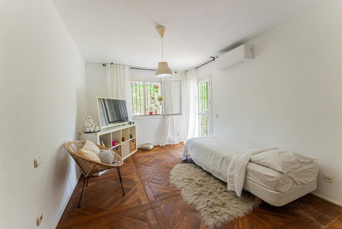 Se vende Villa - Chalet de 4 dormitorios en Costa Del Sol, Málaga, España