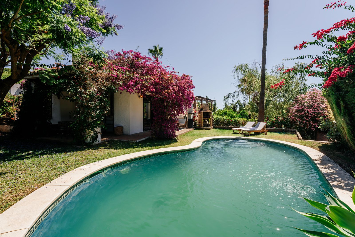 Se vende Villa - Chalet de 4 dormitorios en Costa Del Sol, Málaga, España