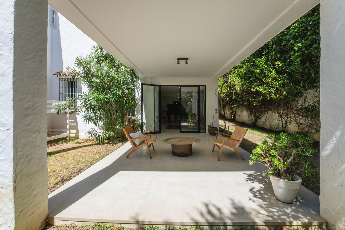 Se vende Villa - Chalet de 4 dormitorios en Costa Del Sol, Málaga, España