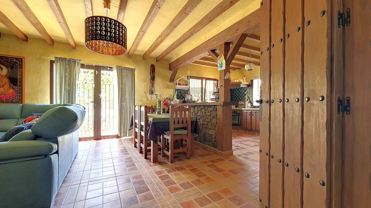 4 Bed Townhouse for sale in Canillas De Albaida Costa Del Sol East, Málaga, Spain