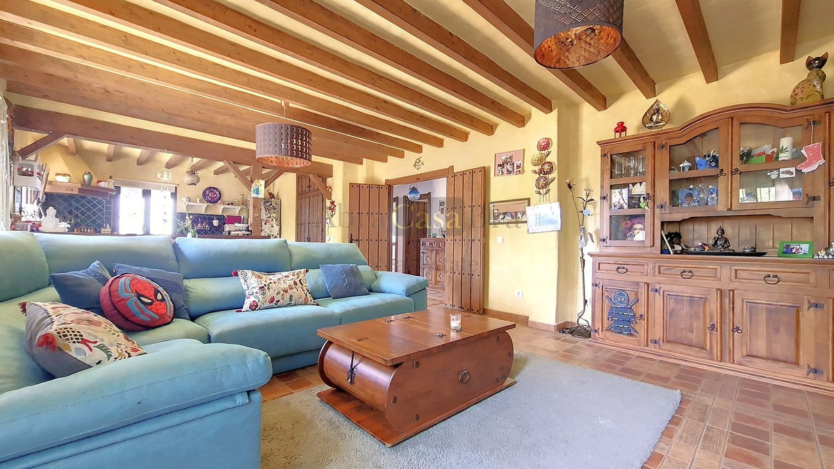 4 Bed Townhouse for sale in Canillas De Albaida Costa Del Sol East, Málaga, Spain