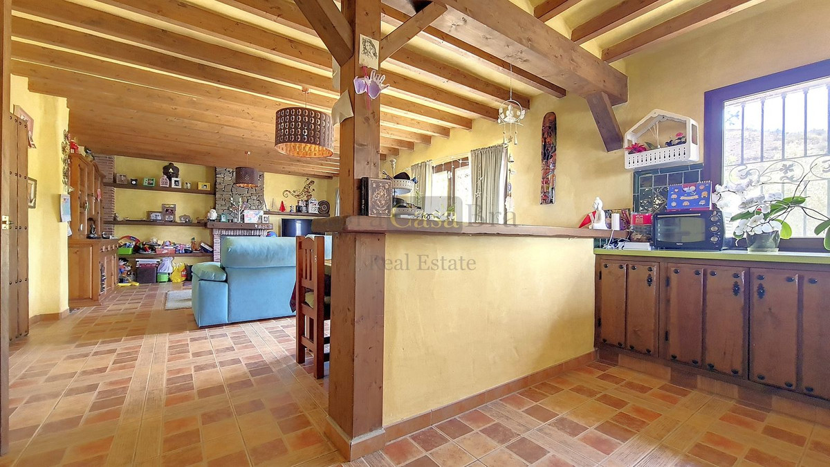 4 Bed Townhouse for sale in Canillas De Albaida Costa Del Sol East, Málaga, Spain