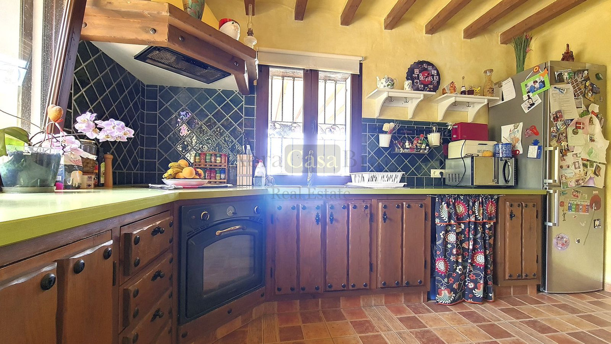 4 Bed Townhouse for sale in Canillas De Albaida Costa Del Sol East, Málaga, Spain