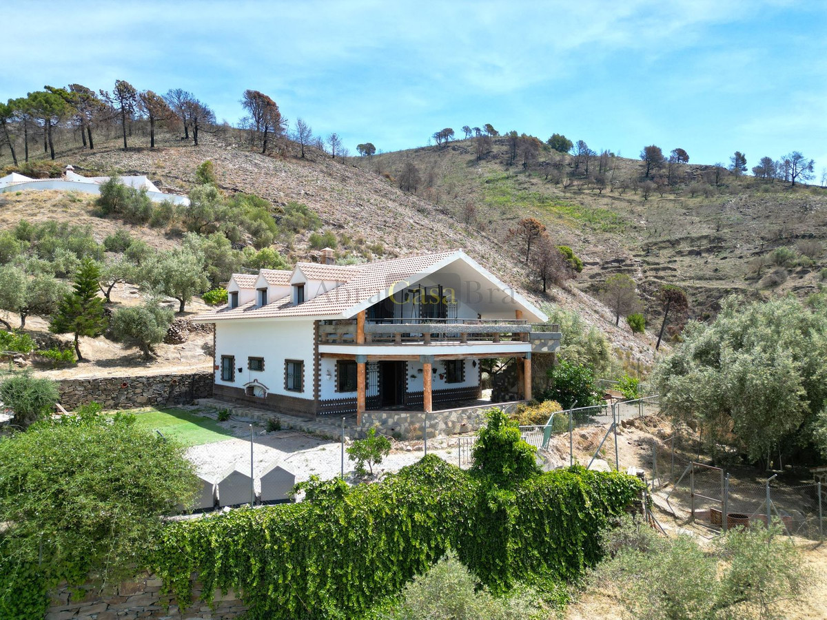 4 Bed Townhouse for sale in Canillas De Albaida Costa Del Sol East, Málaga, Spain