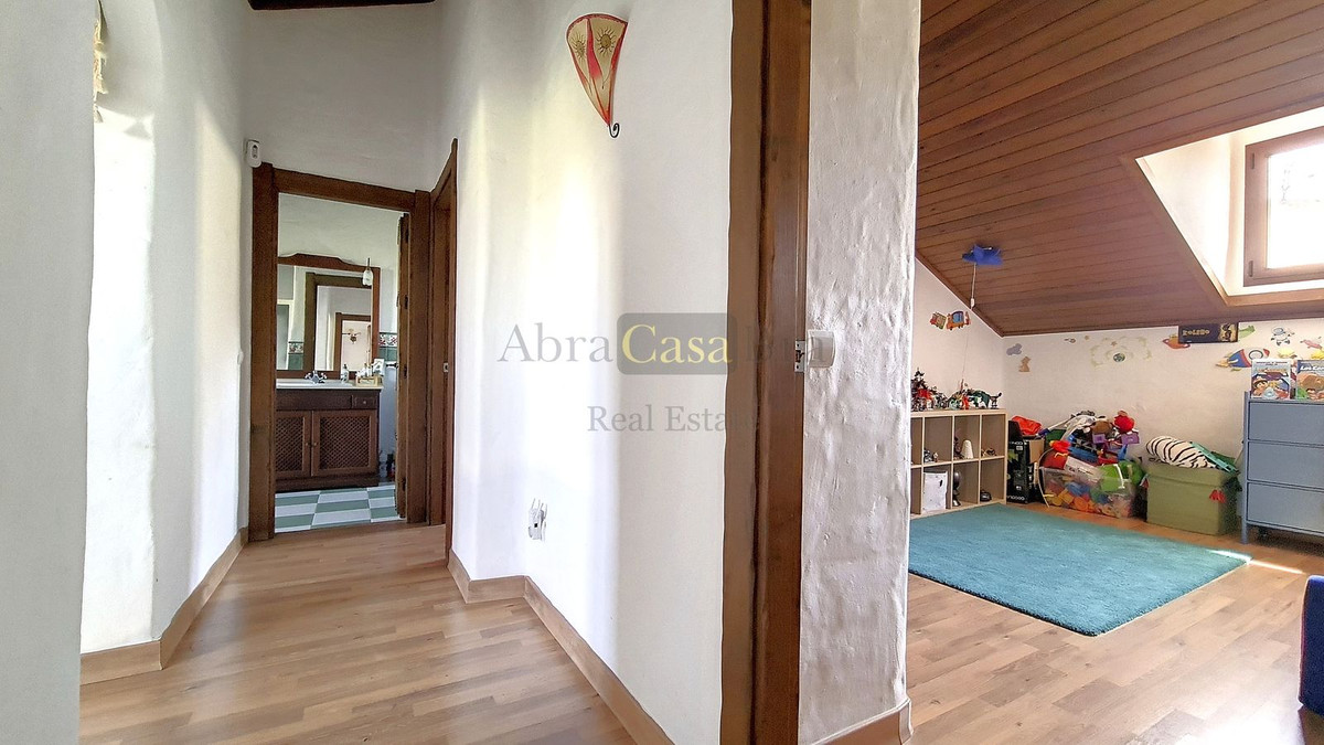 4 Bed Townhouse for sale in Canillas De Albaida Costa Del Sol East, Málaga, Spain