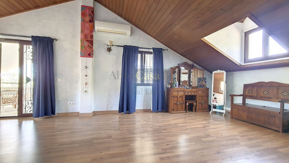 4 Bed Townhouse for sale in Canillas De Albaida Costa Del Sol East, Málaga, Spain