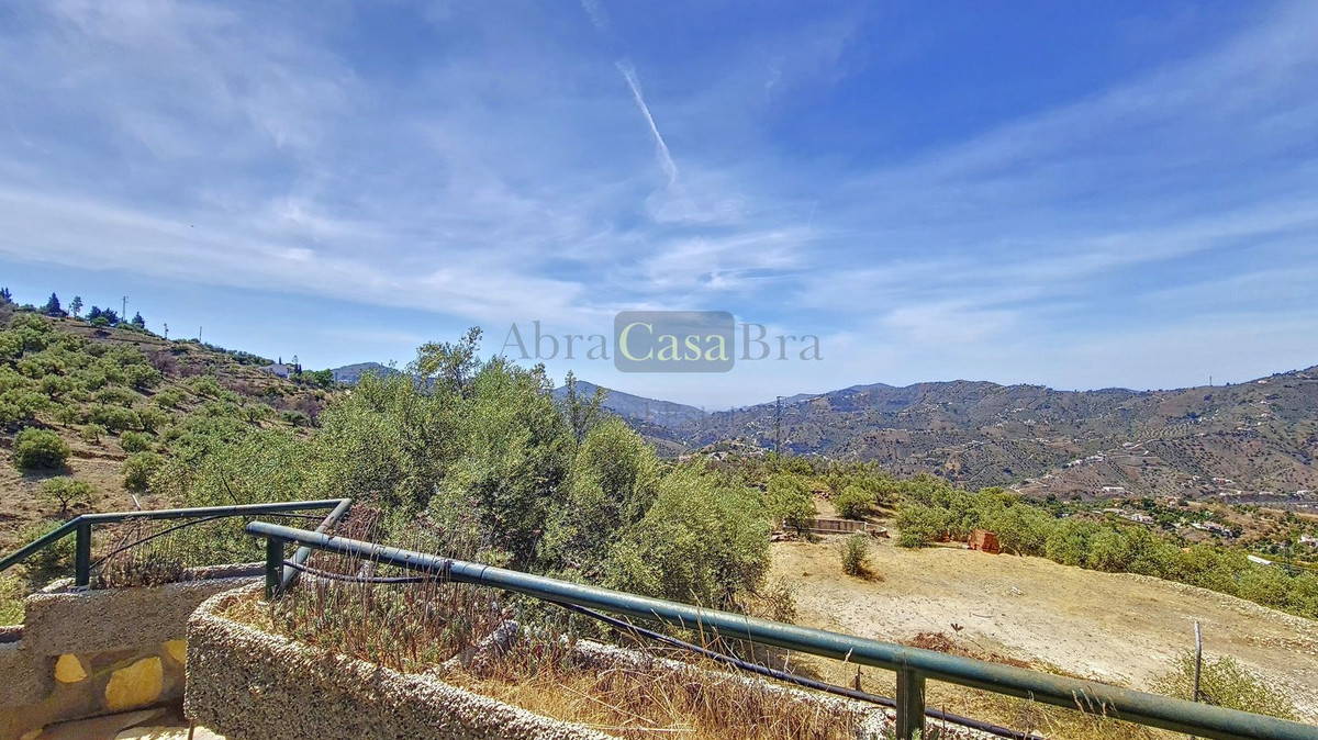 4 Bed Townhouse for sale in Canillas De Albaida Costa Del Sol East, Málaga, Spain
