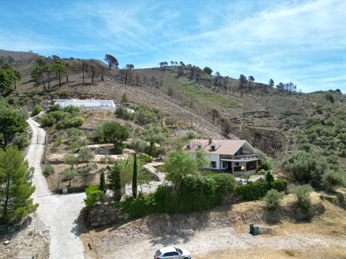 4 Bed Townhouse for sale in Canillas De Albaida Costa Del Sol East, Málaga, Spain