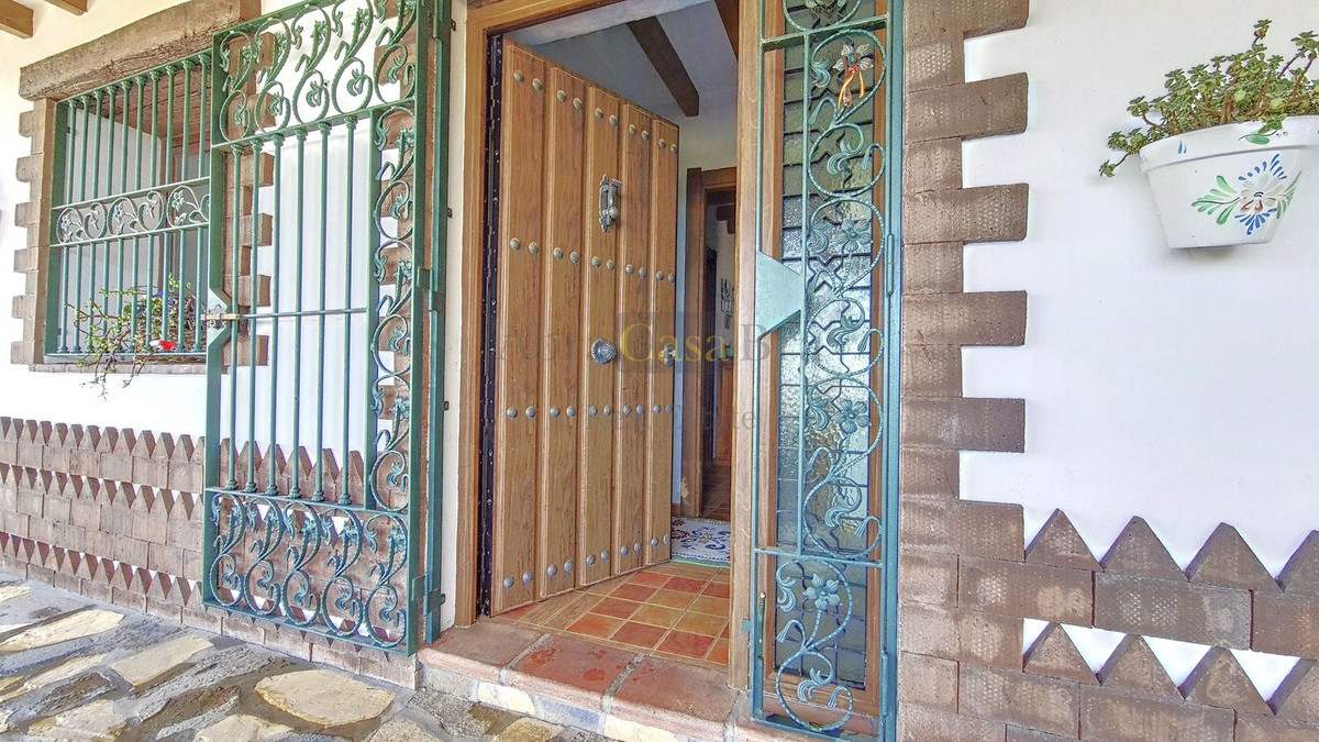 4 Bed Townhouse for sale in Canillas De Albaida Costa Del Sol East, Málaga, Spain