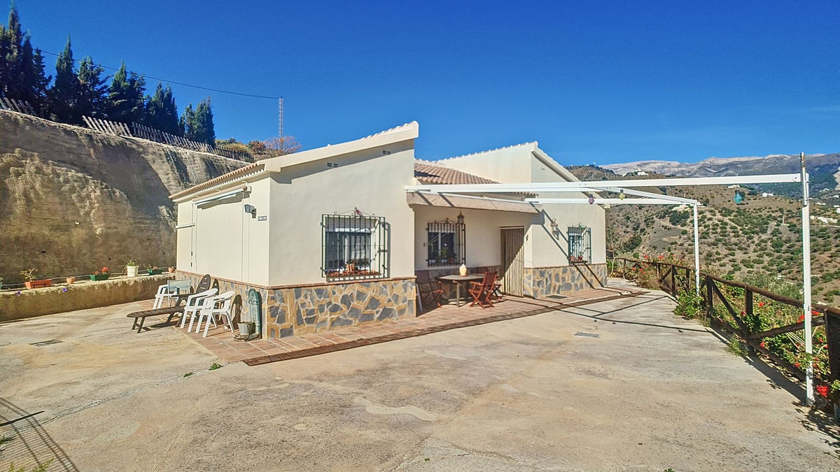 3 Bed Townhouse for sale in Corumbela Costa Del Sol East, Málaga, Spain