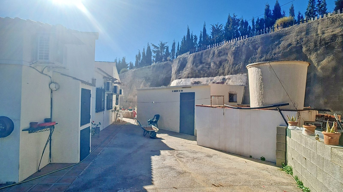 3 Bed Townhouse for sale in Corumbela Costa Del Sol East, Málaga, Spain