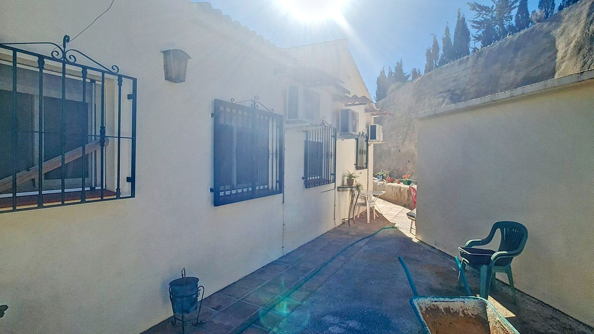 3 Bed Townhouse for sale in Corumbela Costa Del Sol East, Málaga, Spain