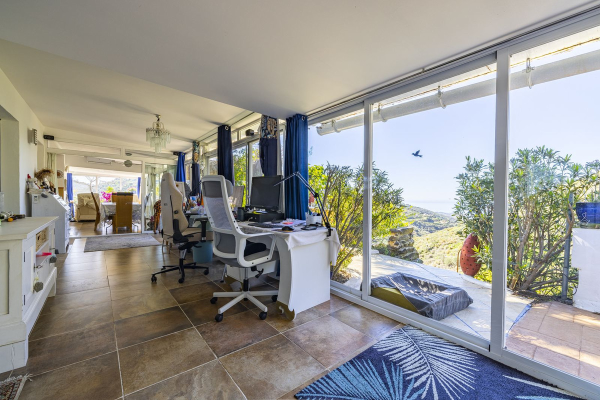 Se vende Villa - Chalet de 3 dormitorios en Costa Del Sol East, Málaga, España