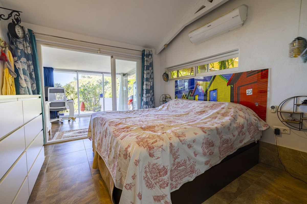 Se vende Villa - Chalet de 3 dormitorios en Costa Del Sol East, Málaga, España