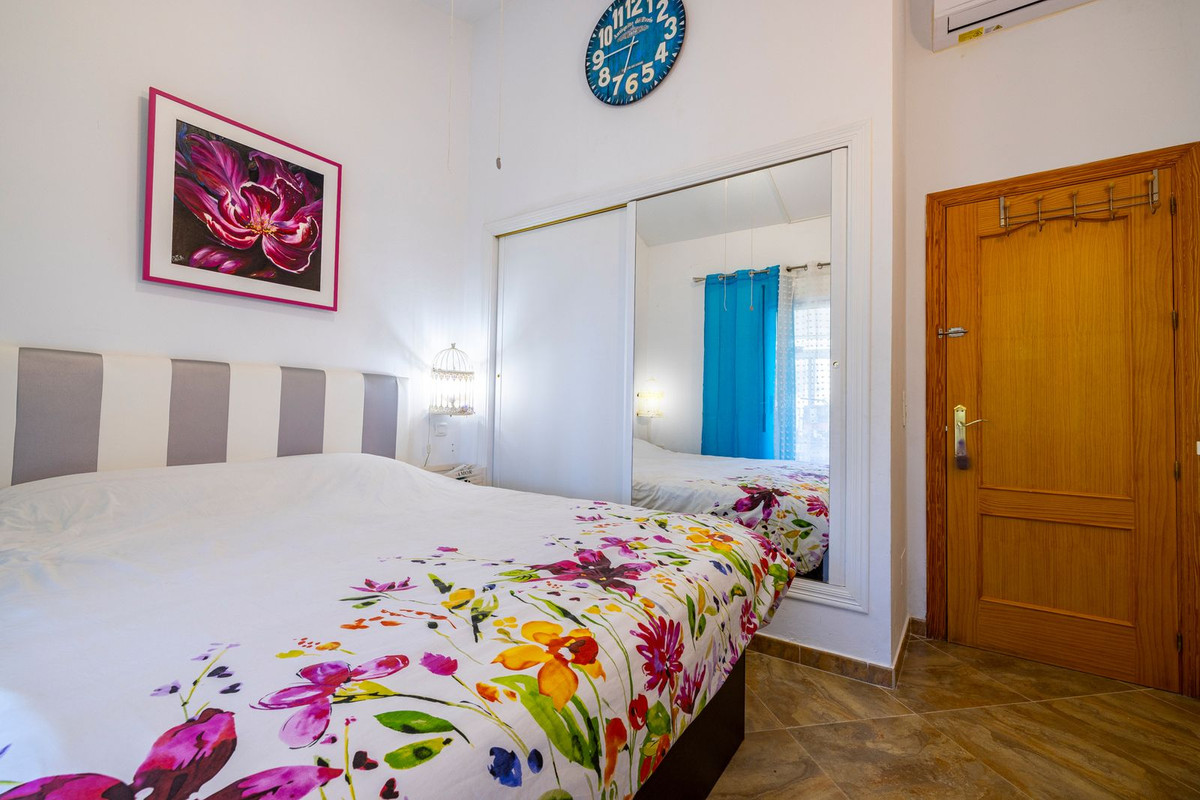 Se vende Villa - Chalet de 3 dormitorios en Costa Del Sol East, Málaga, España