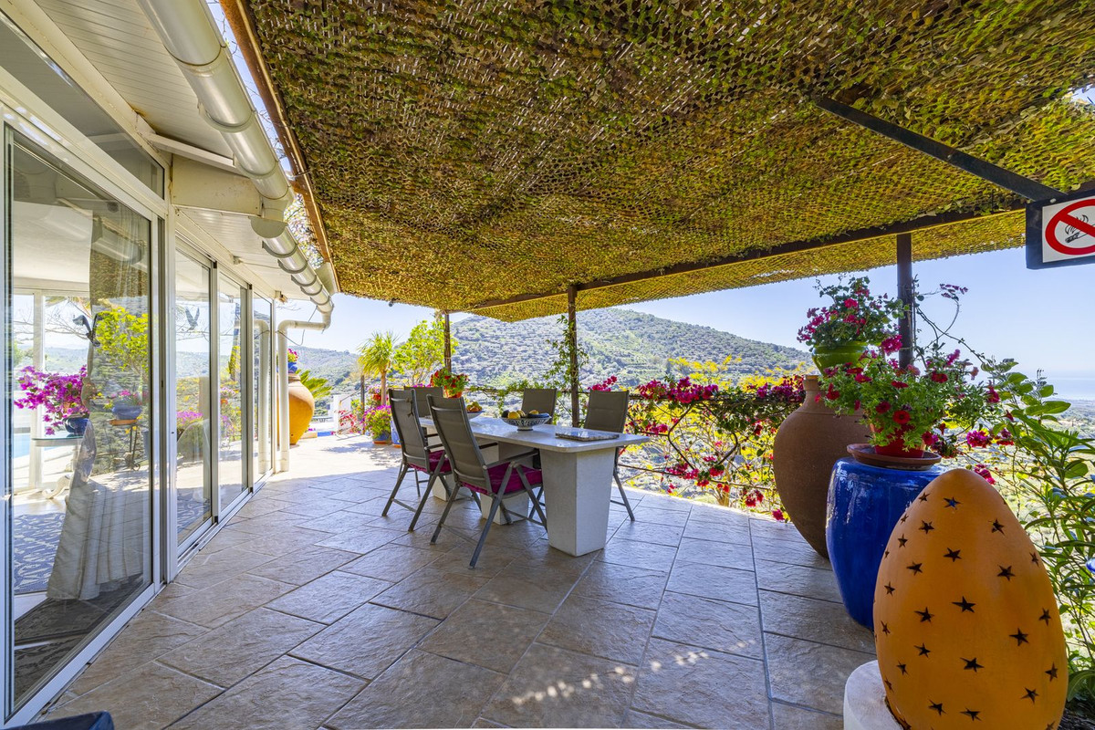 Se vende Villa - Chalet de 3 dormitorios en Costa Del Sol East, Málaga, España