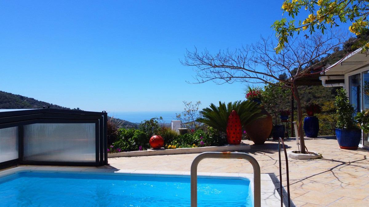 Se vende Villa - Chalet de 3 dormitorios en Costa Del Sol East, Málaga, España