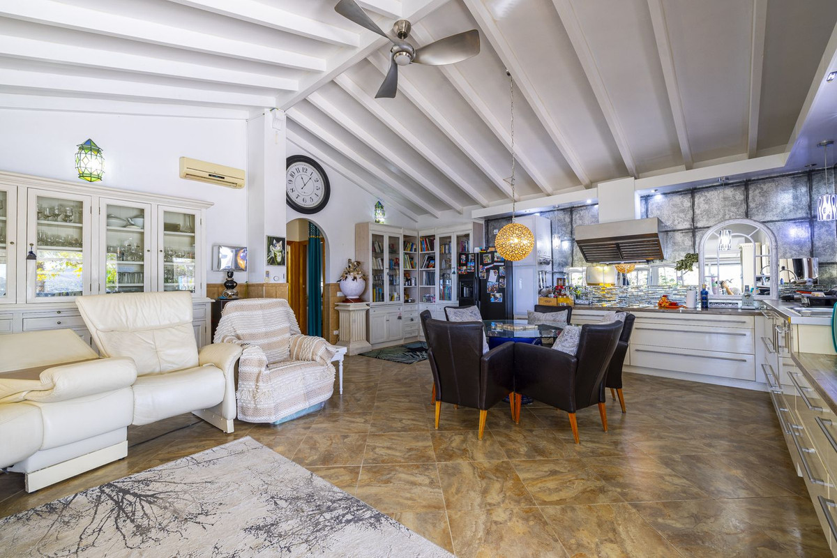 Se vende Villa - Chalet de 3 dormitorios en Costa Del Sol East, Málaga, España
