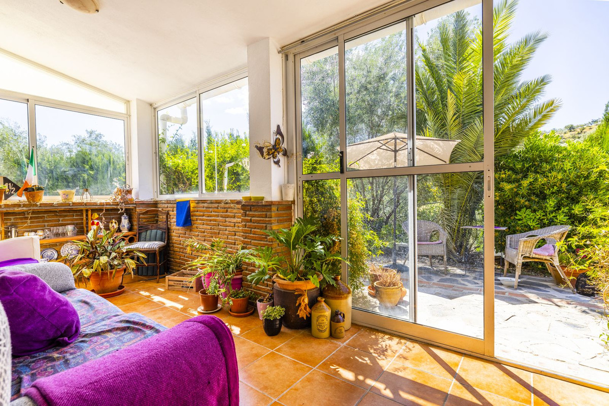 4 Bed Townhouse for sale in Comares Costa Del Sol East, Málaga, Spain