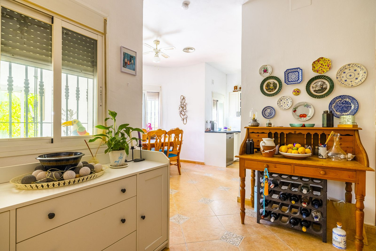 4 Bed Townhouse for sale in Comares Costa Del Sol East, Málaga, Spain