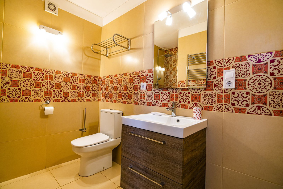 5 Bed Townhouse for sale in Cómpeta Costa Del Sol East, Málaga, Spain