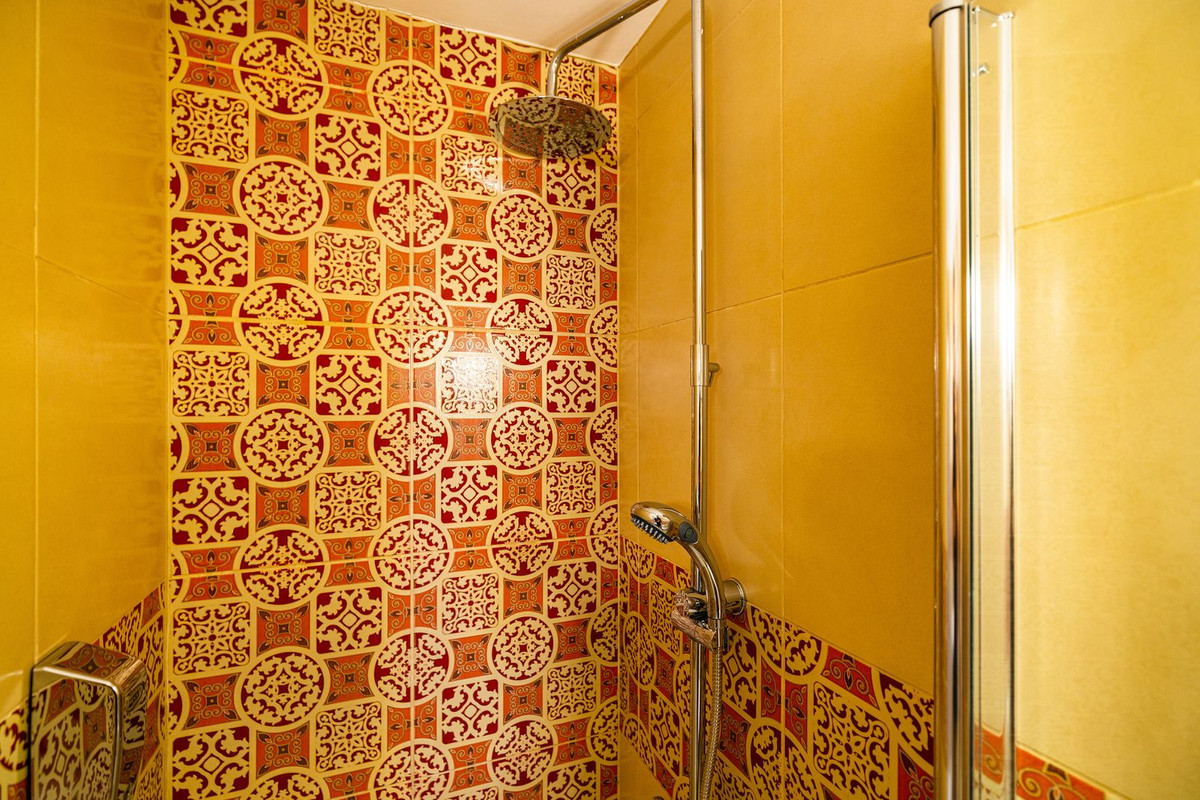 5 Bed Townhouse for sale in Cómpeta Costa Del Sol East, Málaga, Spain