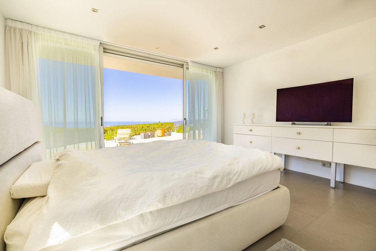 4 Bed Townhouse for sale in Sayalonga Costa Del Sol East, Málaga, Spain