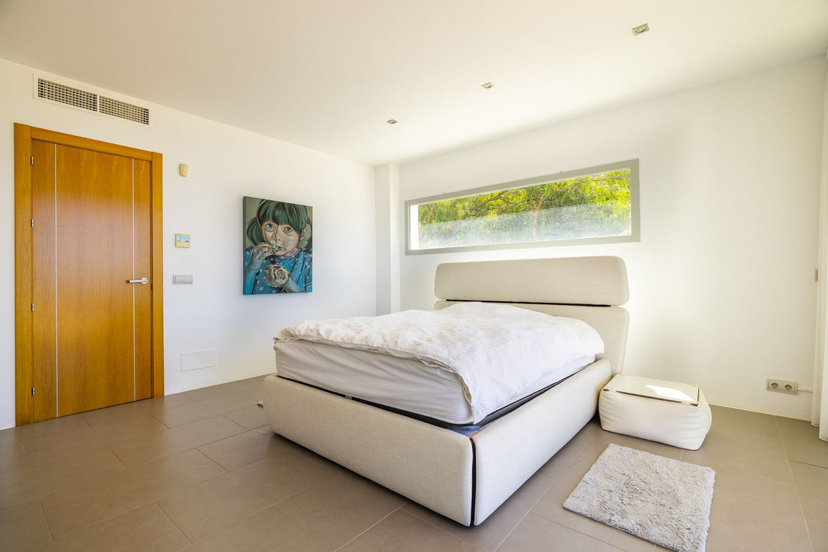 4 Bed Townhouse for sale in Sayalonga Costa Del Sol East, Málaga, Spain