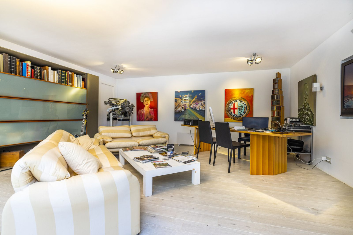 4 Bed Townhouse for sale in Sayalonga Costa Del Sol East, Málaga, Spain