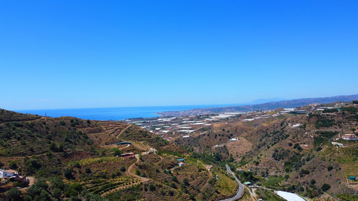 4 Bed Townhouse for sale in Sayalonga Costa Del Sol East, Málaga, Spain