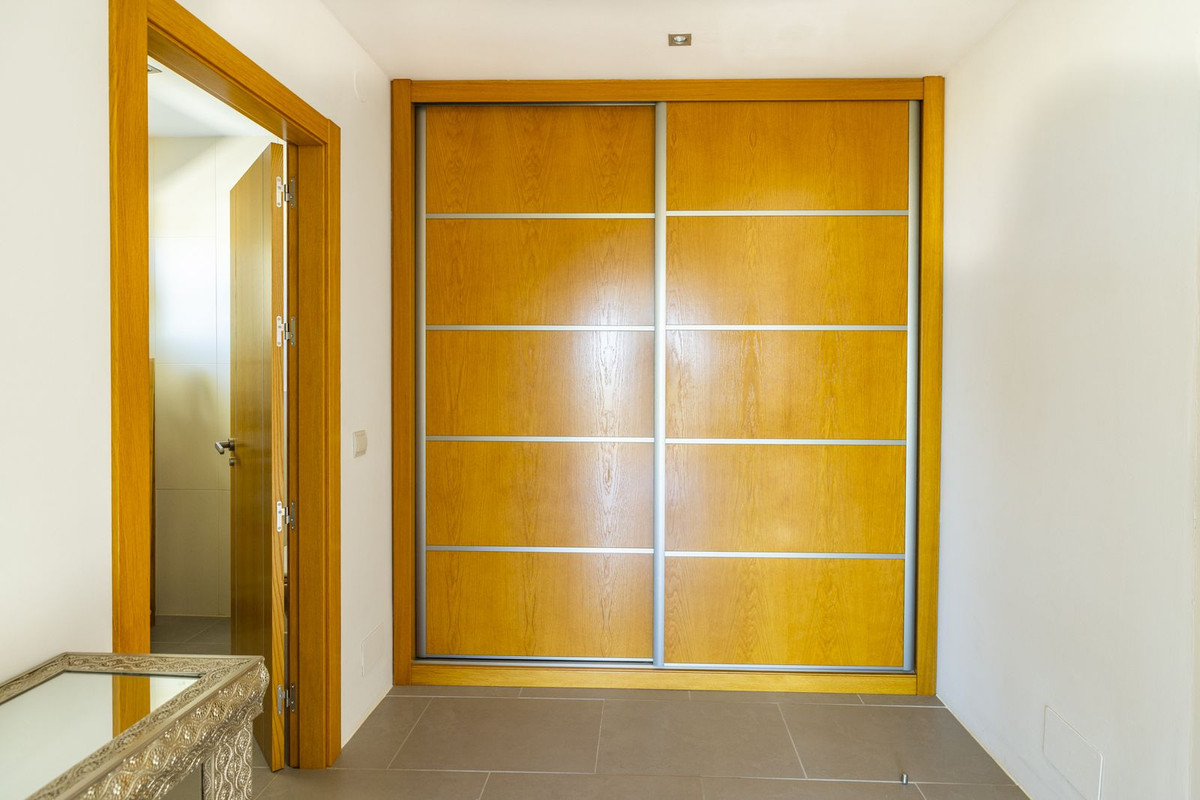 4 Bed Townhouse for sale in Sayalonga Costa Del Sol East, Málaga, Spain
