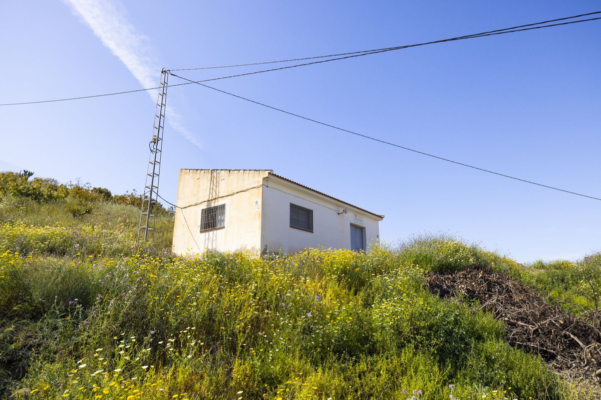 1 Bed Townhouse for sale in Algarrobo Costa Del Sol East, Málaga, Spain
