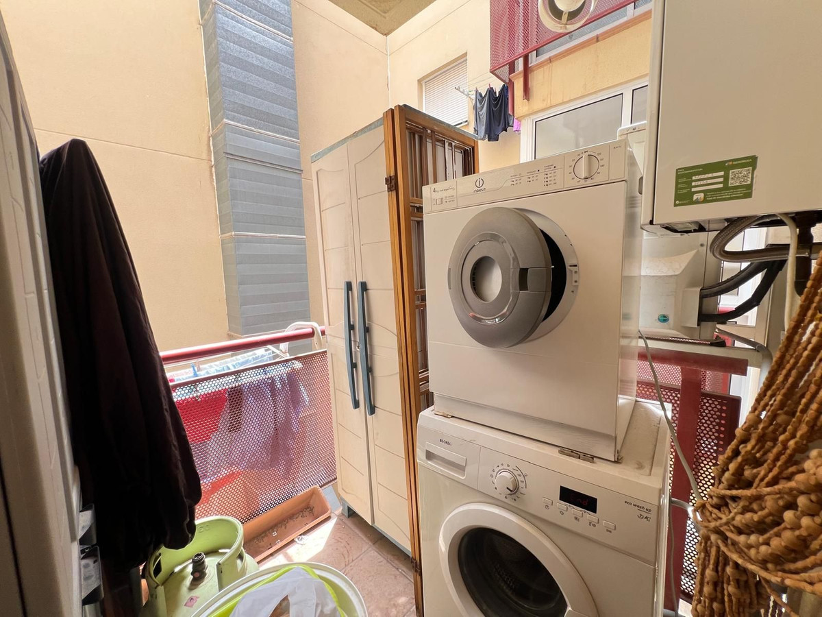 Se vende Apartamento Planta Media de 3 dormitorios en Costa Del Sol, Málaga, España