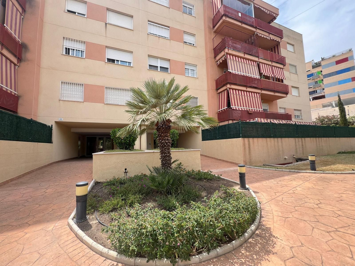 Se vende Apartamento Planta Media de 3 dormitorios en Costa Del Sol, Málaga, España