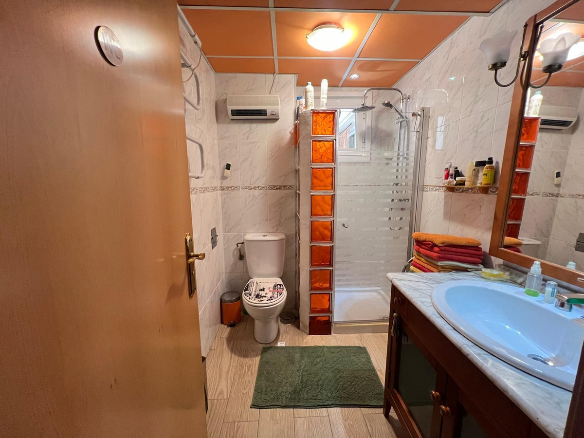 Se vende Apartamento Planta Media de 3 dormitorios en Costa Del Sol, Málaga, España