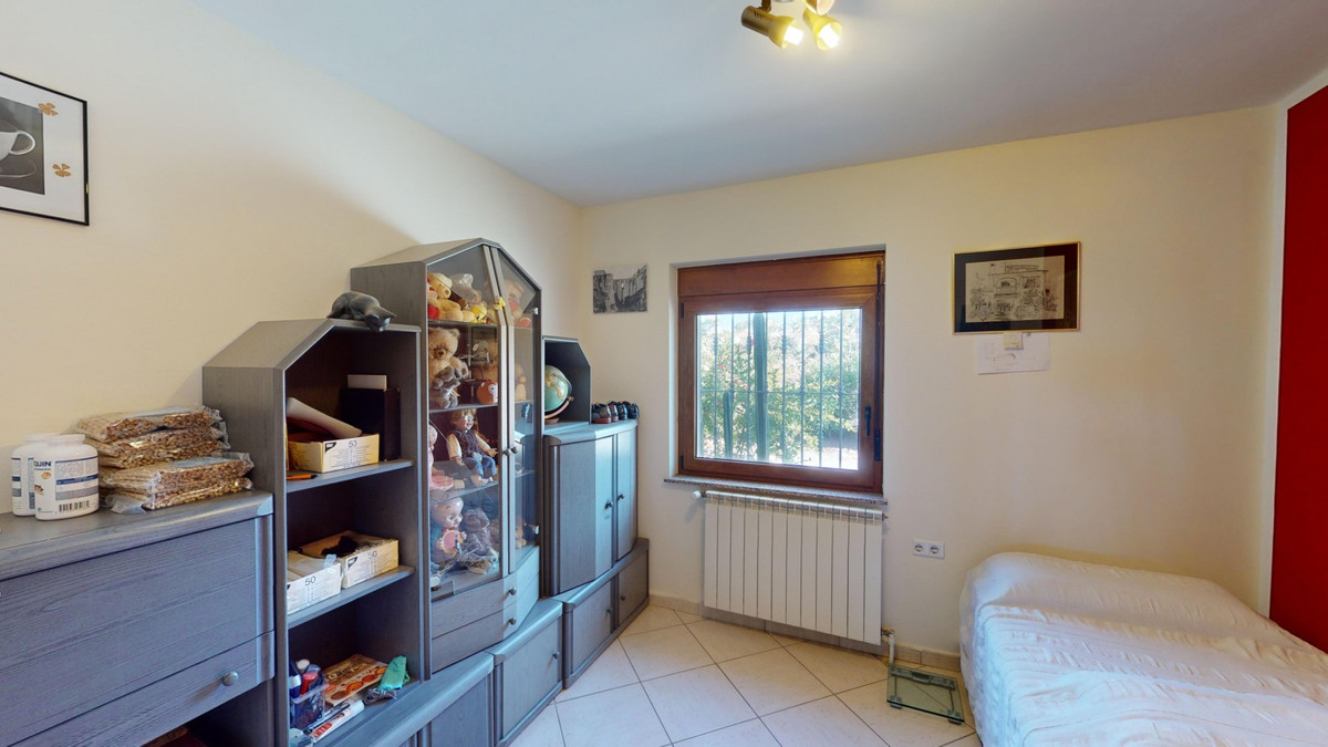 7 Bed Townhouse for sale in Iznate Costa Del Sol East, Málaga, Spain