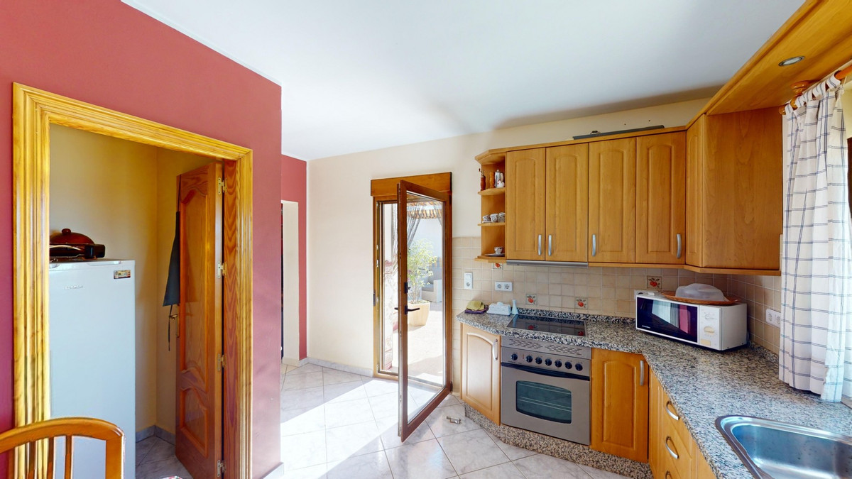7 Bed Townhouse for sale in Iznate Costa Del Sol East, Málaga, Spain
