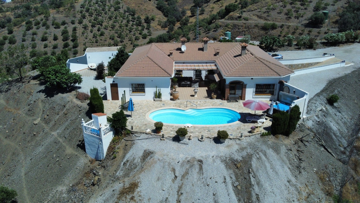 7 Bed Townhouse for sale in Iznate Costa Del Sol East, Málaga, Spain